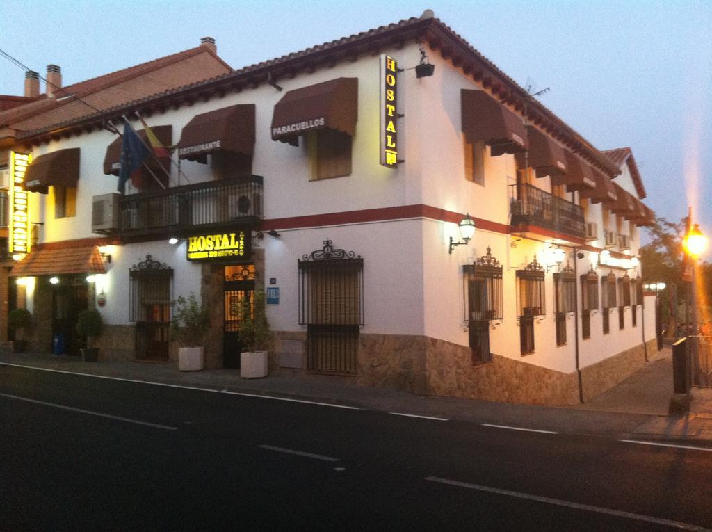 פראקוויוס דה חראמה Hostal Paracuellos מראה חיצוני תמונה