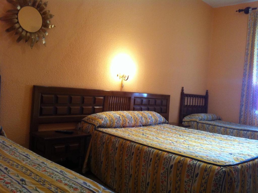 פראקוויוס דה חראמה Hostal Paracuellos מראה חיצוני תמונה