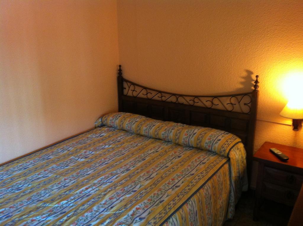פראקוויוס דה חראמה Hostal Paracuellos חדר תמונה